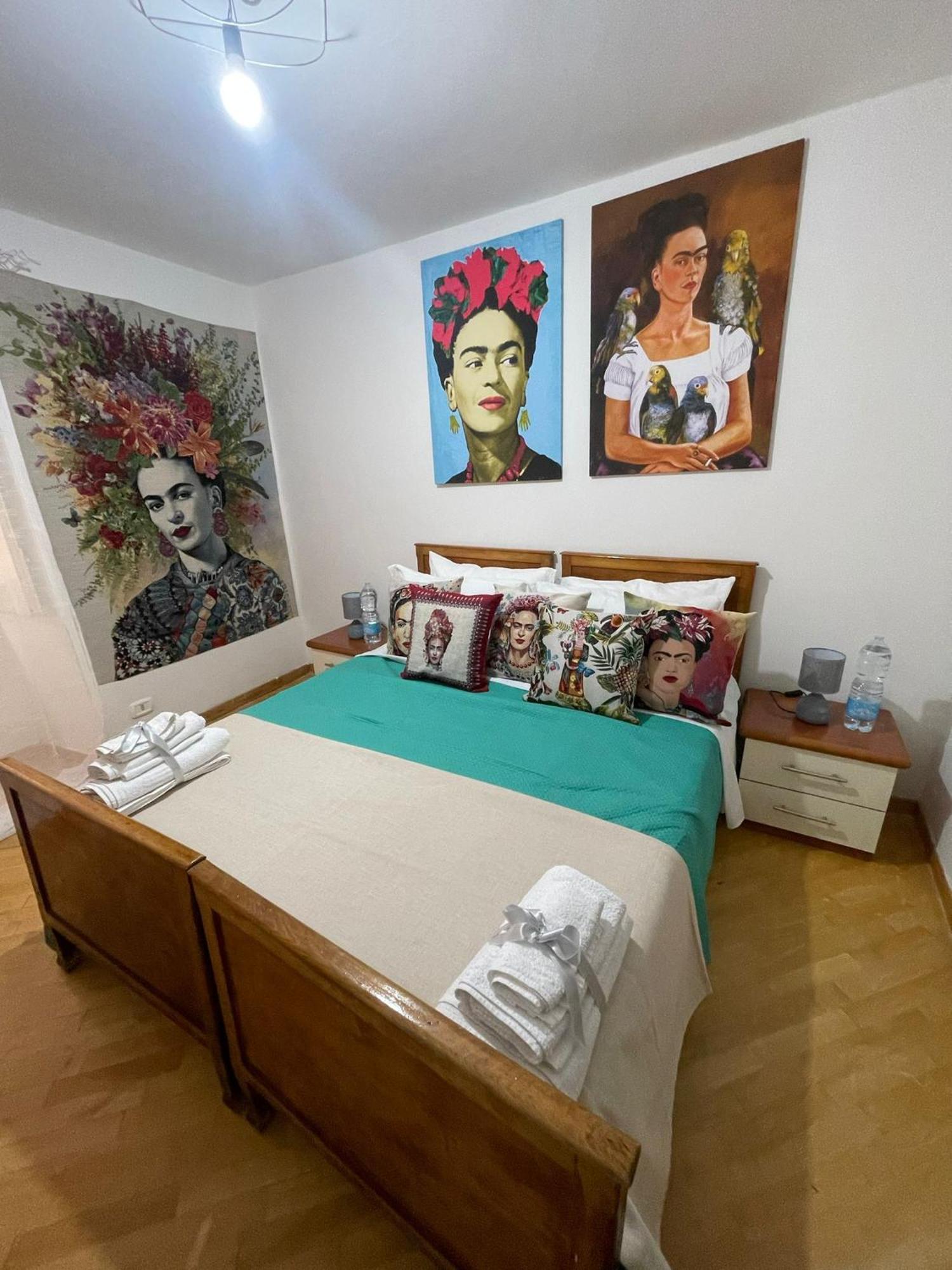 Plebiscito Charme Rooms เนเปิลส์ ภายนอก รูปภาพ