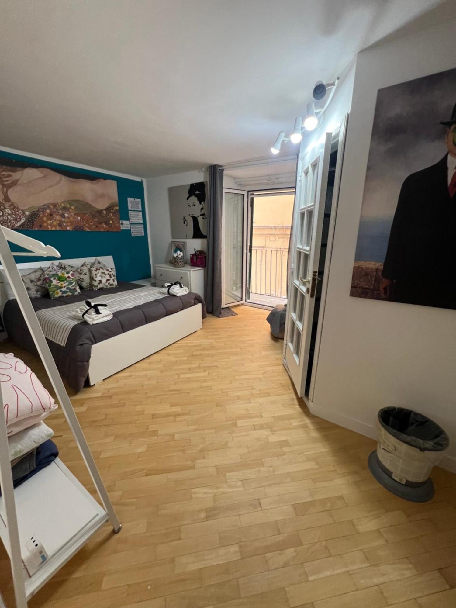 Plebiscito Charme Rooms เนเปิลส์ ภายนอก รูปภาพ