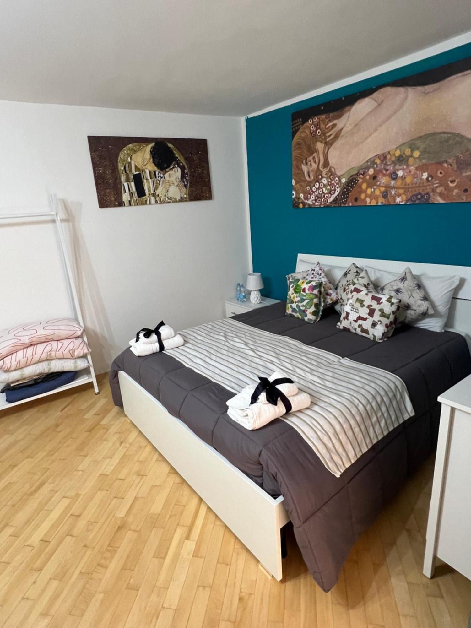 Plebiscito Charme Rooms เนเปิลส์ ภายนอก รูปภาพ